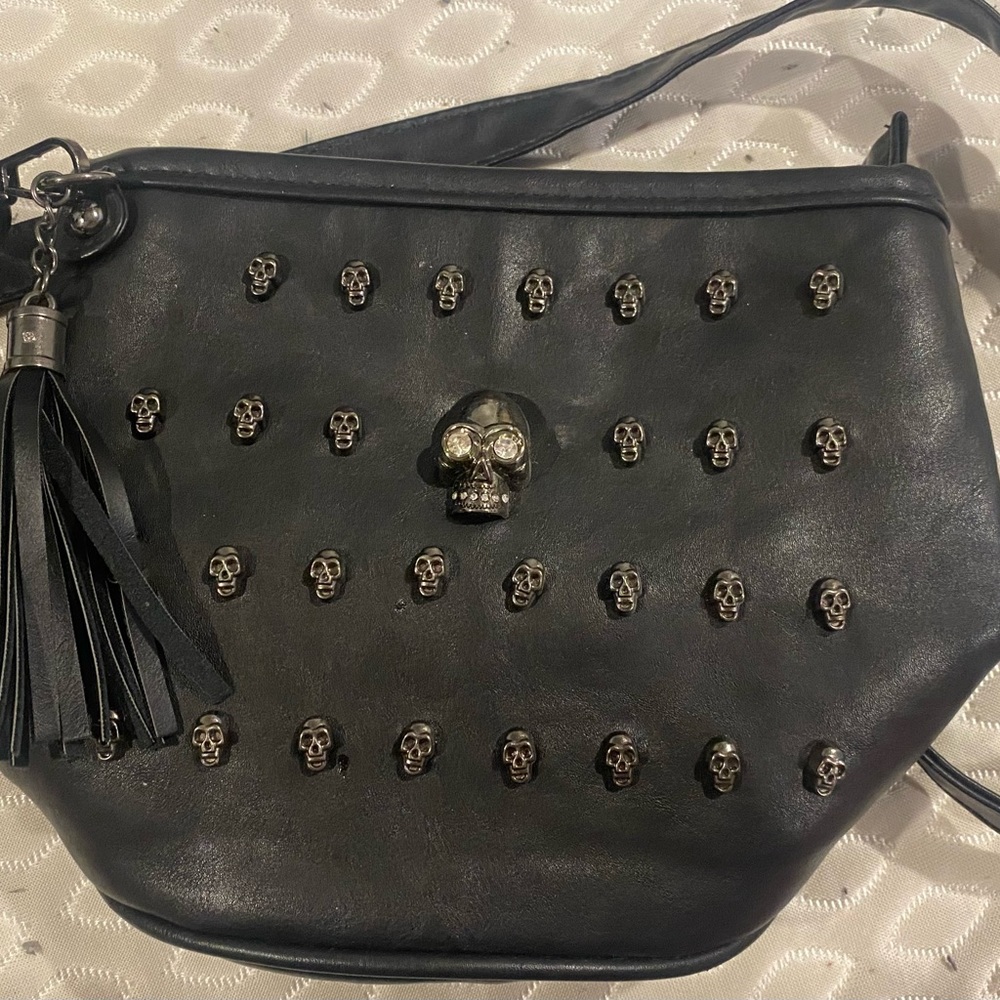 Skull skeleton pocketbook handbag purse black with Silver grommet studs